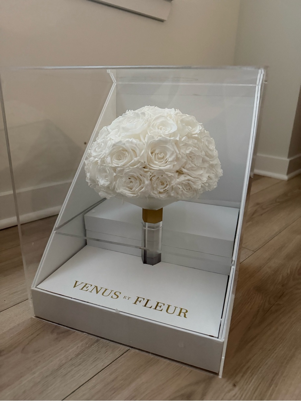 Venus et Fleur White Eternal Rose wedding bouquet